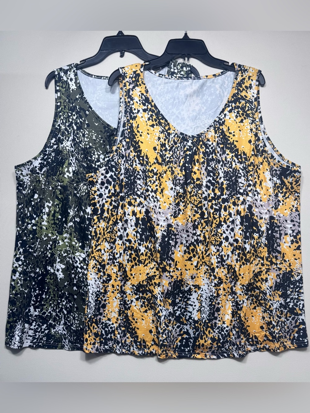 Set of 2/ plus size sleeveless scoop neck lightweight tops nwot
